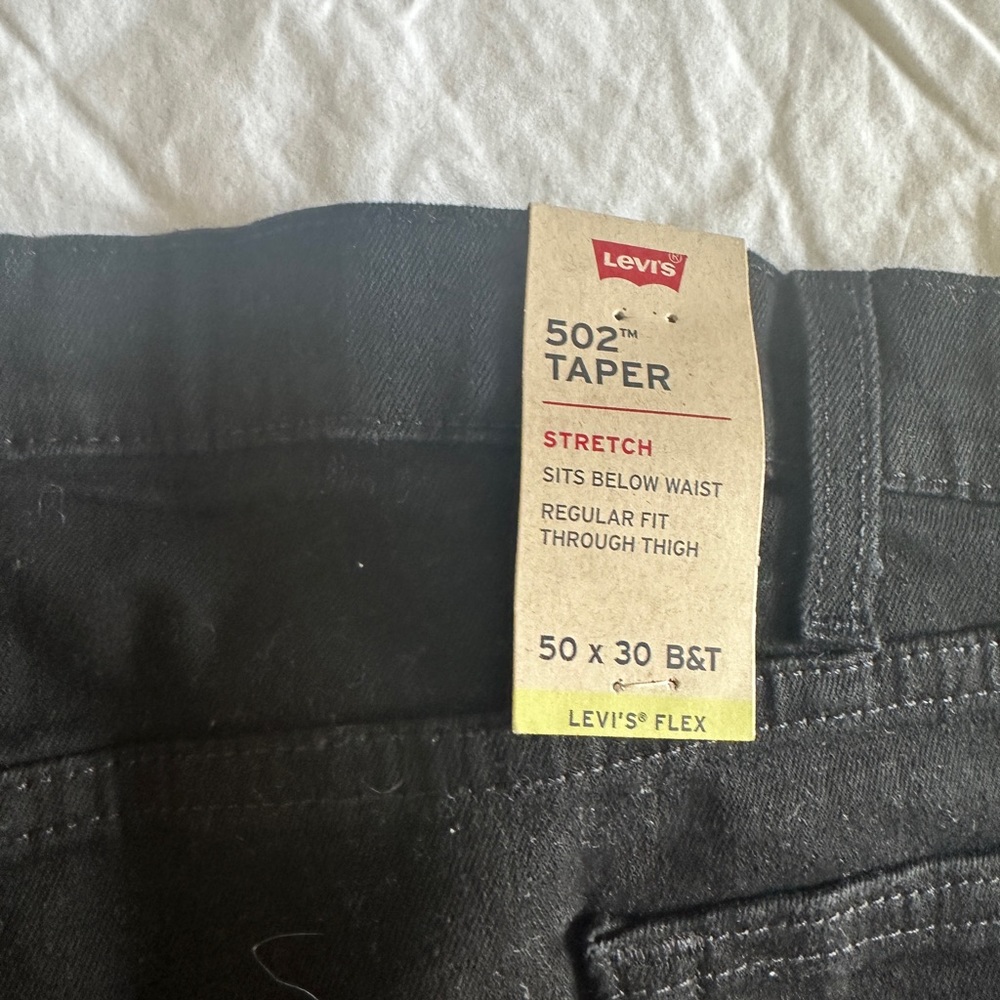 Levi's 50x30 Taper Jeans